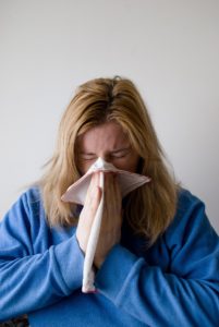 علاج نزلات البرد والانفلونزا بالأدوية وبالأعشاب